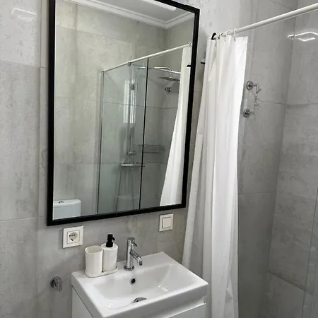 Ola Apartment *